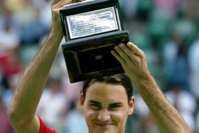 bet365平台体育 - 费德勒回归赛场，绝杀首场状态亮眼，美国队观众沸腾！