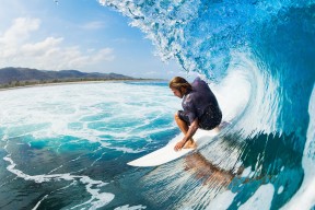 内马尔连续十五场比赛得分超过回归赛场，巴塞罗那挑战极限！