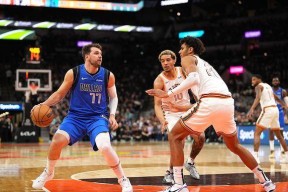 bet365投注 -东契奇在RNG比赛中败北，战术调整引发热议！(东契奇绝杀带走胜利,21岁首次季后赛已比肩传奇)